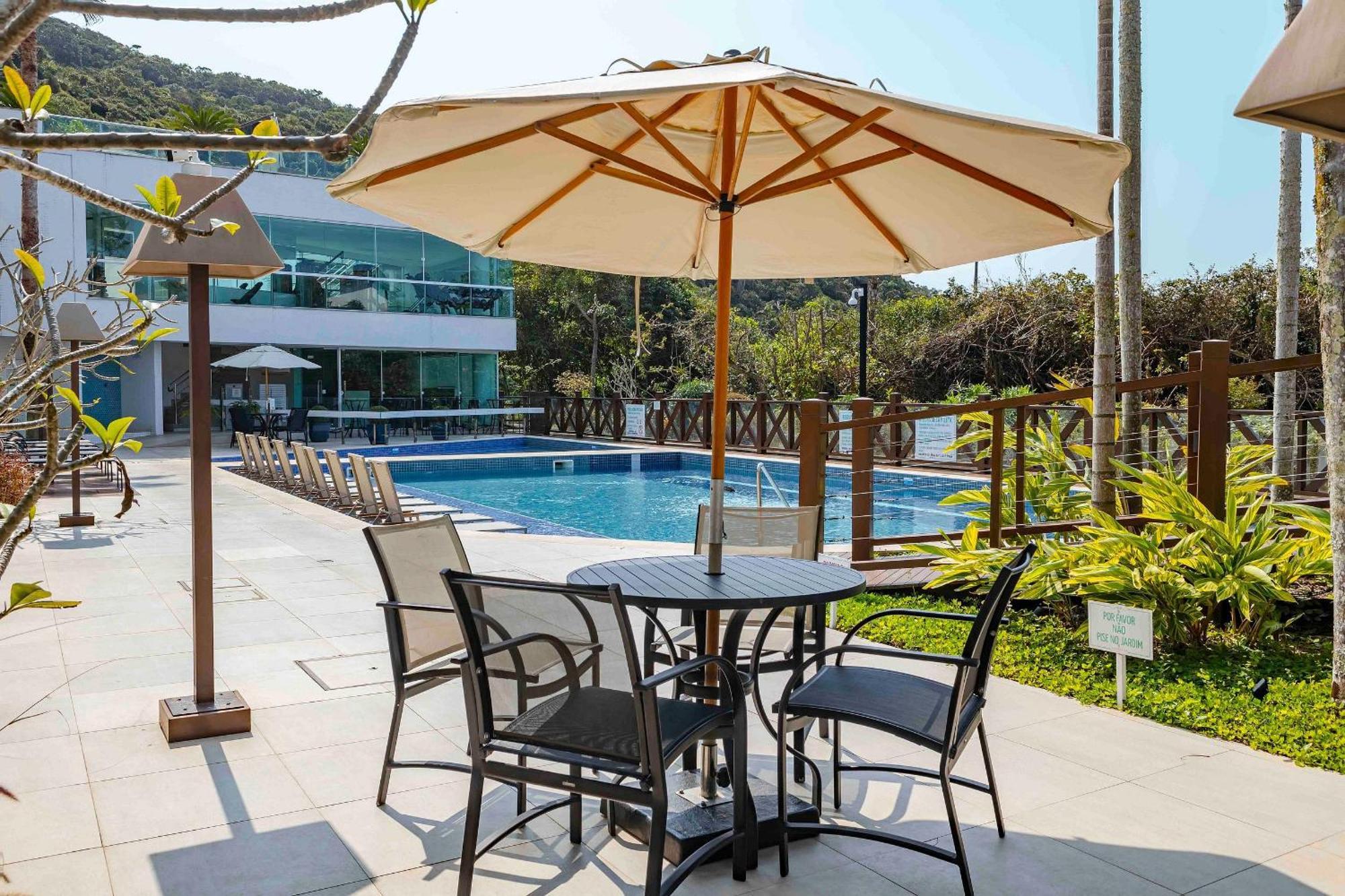בומבינאס Varandas Do Atlantico - Apartamento Em Condominio Pe Na Areia מראה חיצוני תמונה